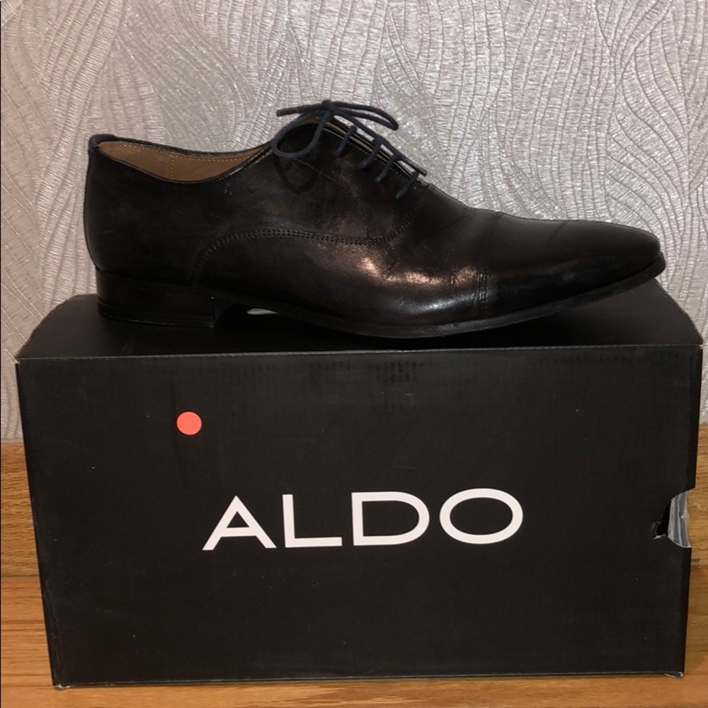Aldo’s leather black blue lace up modern shoes